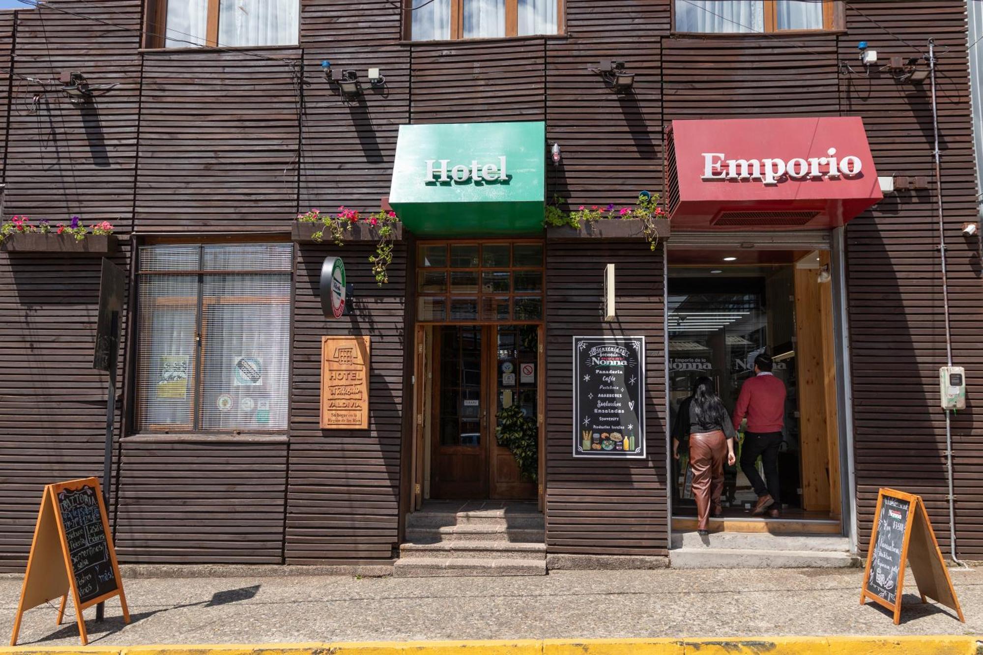 Hotel Di Torlaschi Valdivia Exterior foto